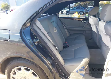 1997 Mercedes-Benz E 320 z USA, uszkodzony, nr VIN WDBJF55FXVA310654